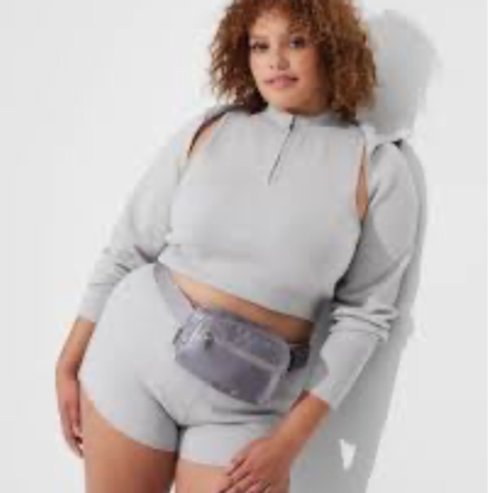 Women's Hooded Sweater
Shrug - Wild Fable T™ Heathered gray new